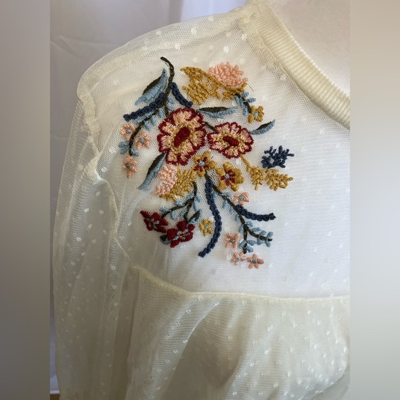 Xhilaration Ivory Sheer Polka Dot Top - Picture 2 of 10